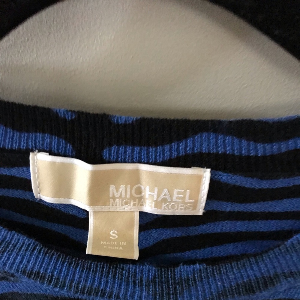 This beautiful sweater Michael kors